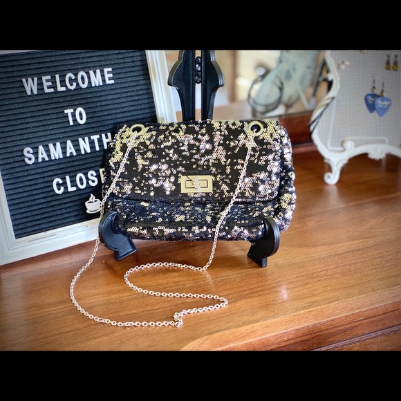 High Heels and Matching handbag. Silver and Black. - Picture 5 of 6